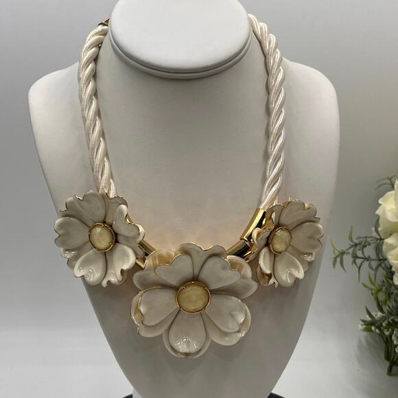 Kate Spade New York Bright Blossom White Flower 12k Plated Statement Necklace - Picture 1 of 12